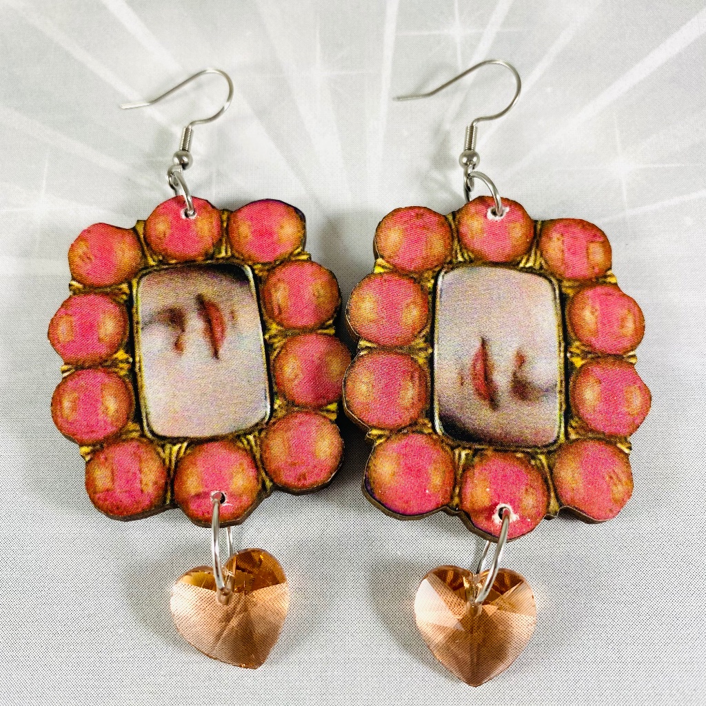 Kiss Kiss Victorian Image Earrings With Peach Heart Crystals 38$